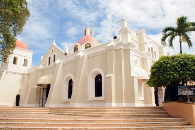 Templo principal del Santuario Nacional de Las Mercedes en el Santro Cerro de La Vega.