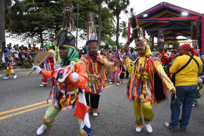 Vibró Santo Domingo con su Desfile Nacional de Carnaval 2020