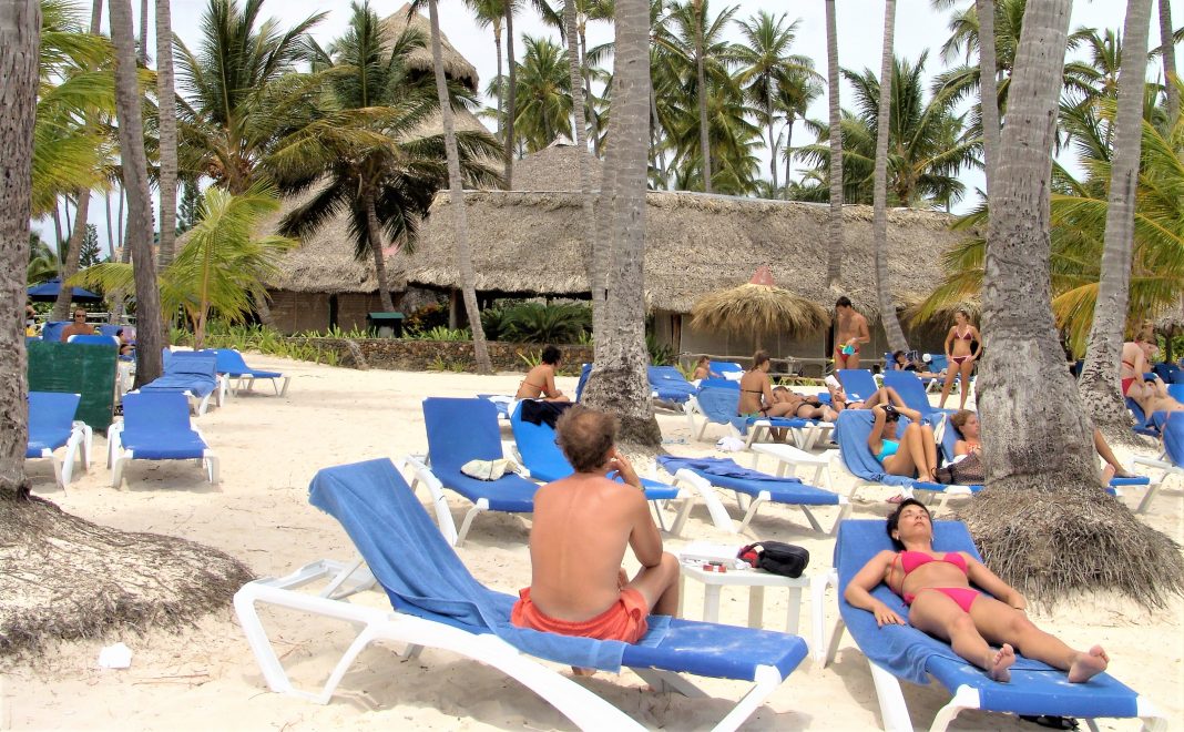 Bajar los impuestos para hacer competitivo el turismo dominicano en el tiempo del coronavirus