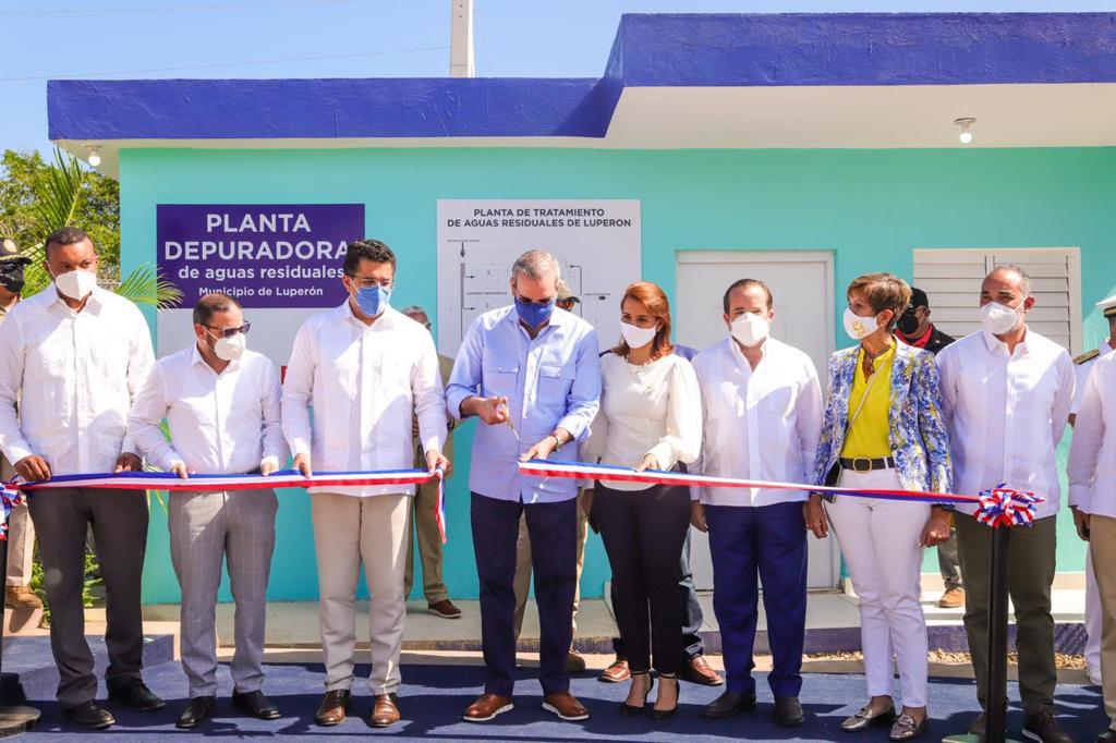 Luis Abinader y David Collado durante la Inauguracion Planta de tratamiento en Luperón PP