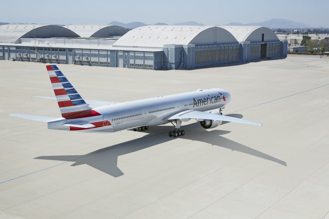 Por qué American Airlines envía preavisos de cancelación a 13 mil empleados?