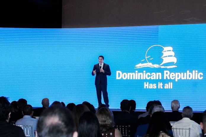 David Collado presenta datos de la recuperación del turismo dominicano .