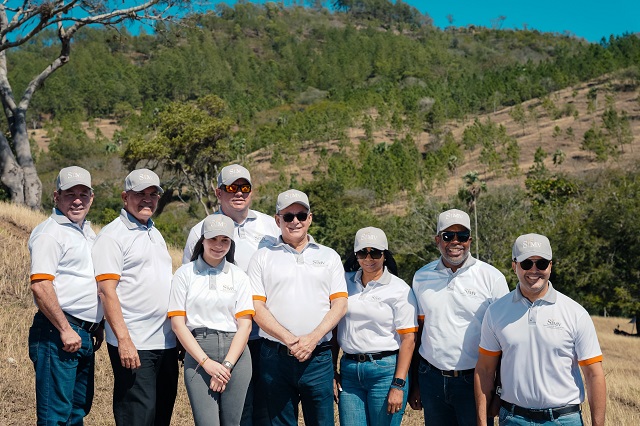 Empleados de Grupo Popular siembran 3,500 árboles en Plan Sierra