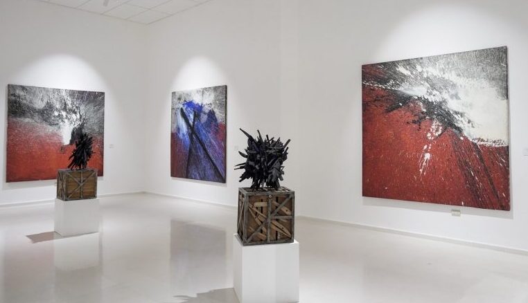 Museo de Arte Moderno y disfrute de la exposición Causas del artista Juan Mayí
