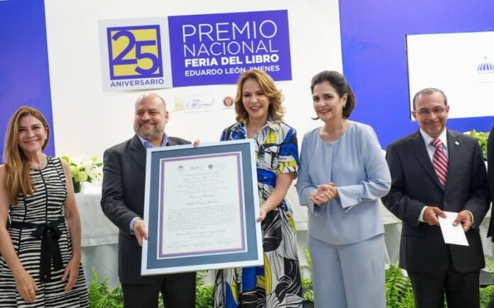 Entrega del Premio Nacional Feria del Libro Eduardo León Jimenes 2022