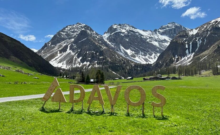 El Foro de Davos ofrece un entorno único para reconectar, intercambiar ideas, obtener perspectivas frescas y avanzar en soluciones.