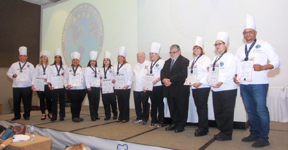 Ceremonia de graduación, de 15 chefs dominicanos que fueron certificados internacionalmente por el Foro Iberoamericano de Organizaciones Gastronómicas Profesionales