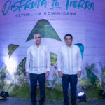 Luis Abinader y David Collado en el lanzamiento de Turismo en cada rincón