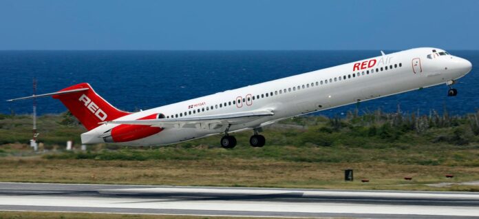 La línea aérea Red Air de nuevo está en el aire