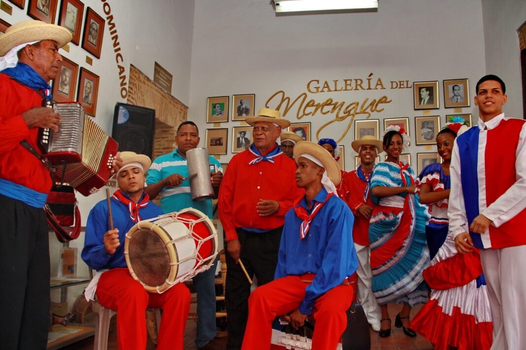Homenajes de Cultura en el Día Nacional del Merengue