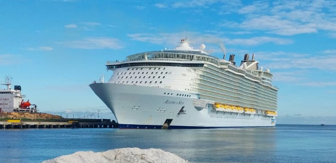 Crucero llegando a Puerto Plata