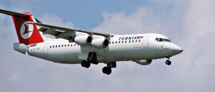 Avión de Turisk Airline