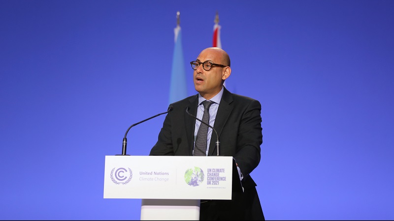Simon Stiell, jefe de Cambio Climático de la ONU, dirigiéndose a la conferencia climática Cop26 como ministro de Medio Ambiente de Granada (Foto: IISD/ENB )