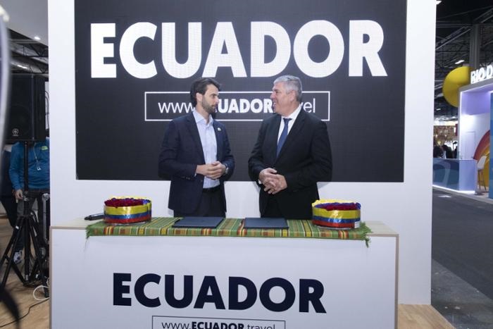 Momento de la firma del acuerdo para que Ecuador sea el País Socio de Fitur 2024