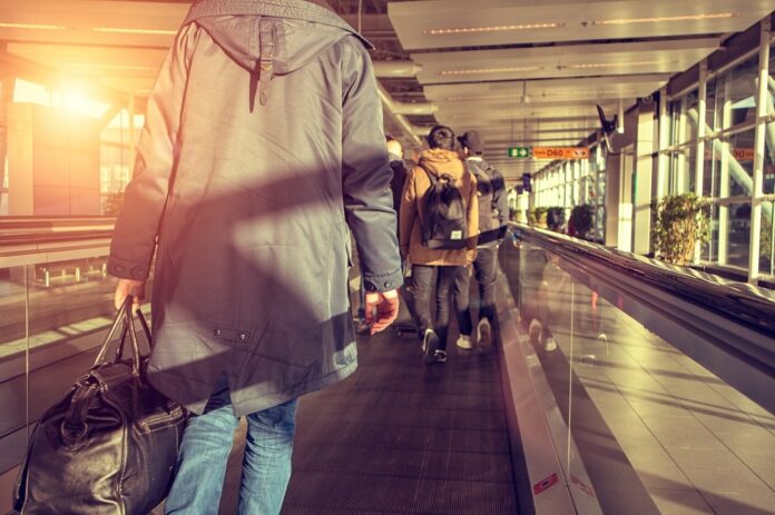 traveler-gc0a272424_1280