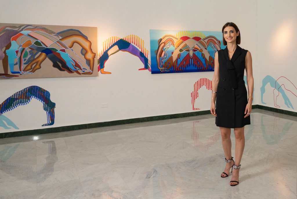 Soraya Abu Naba'a en una de las obras de su exposición Naturaleza Mutante en Bellas Artes 2
