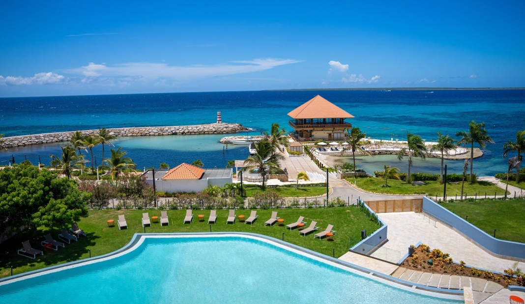 Desde los balcones sur del Hilton Garden Inn La Romana la vista al mar Caribe es impersionante