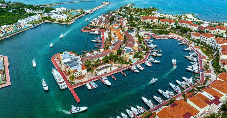 La Marina de Cap Cana es el corazón de este destino, siendo la única construida tierra adentro.