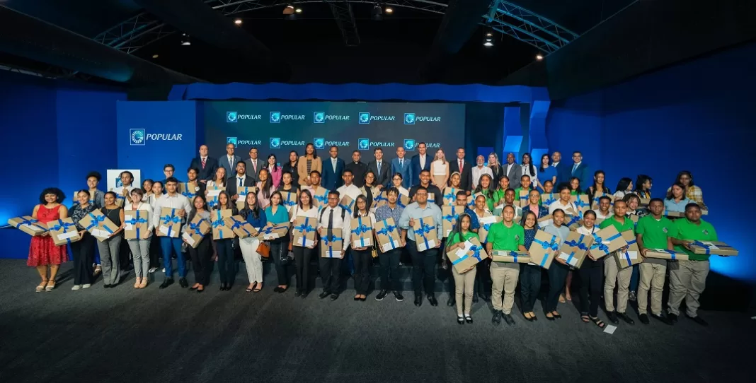 Nuevos integrantes del programa de becas Excelencia Popular