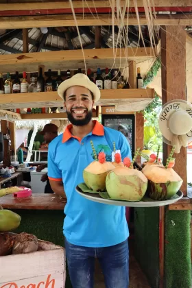 Serivicio y calidad son ingredientes infaltables en Clarine Beach Bar