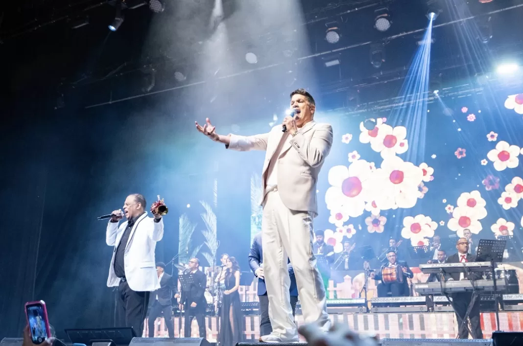 “El galán del merengue” presentó una producción en El Gran Teatro del Cibao rebosada de éxitos y momentos memorables