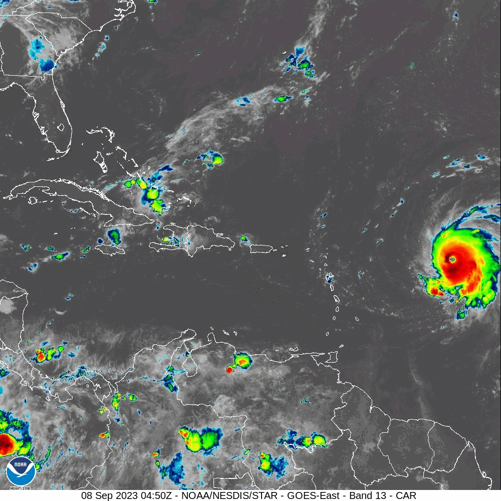 Gif panorámico de las condiciones del clima en el Caribe este viernes. Fuente NHC Noaa.