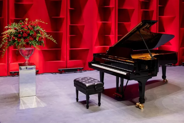 Gran piano de concierto modelo D de la casa Steinway & Sons..jpg