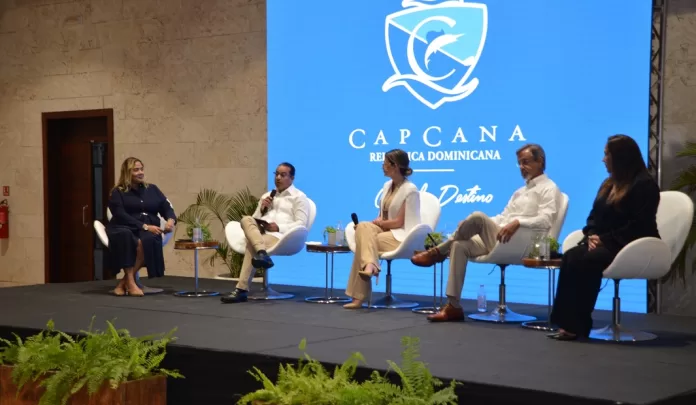 Conversatorio en Capa Cana por el Día Mundial del Turismo