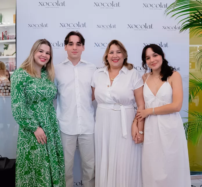 Daniela Álvarez, Gabriel Álvarez, Diana Munné y Amanda Álvarez 2