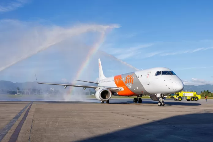 Momento de la inauguracion del vuelo de Skyhigh Santiago Miami en el Aeropuerto Internacional del Cibao