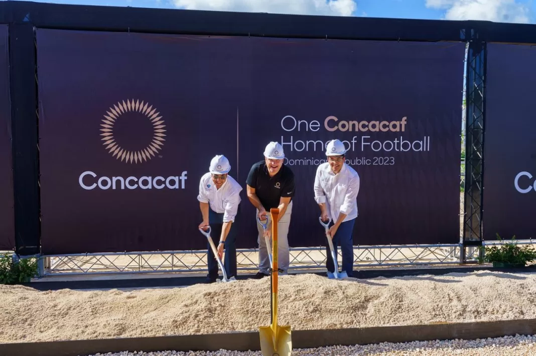 David Collado encabezó, junto a los directivos de Concacaf en Cap Cana el primer picazo para la Casa de Fútbol ONE