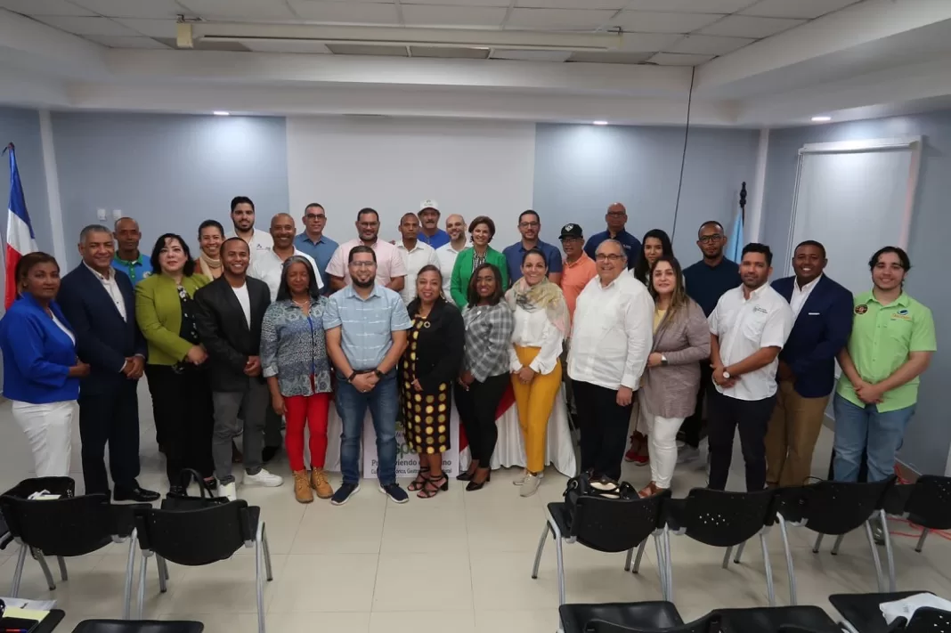 Delegados ante la reunion clusteres de Turismo del Cibao.