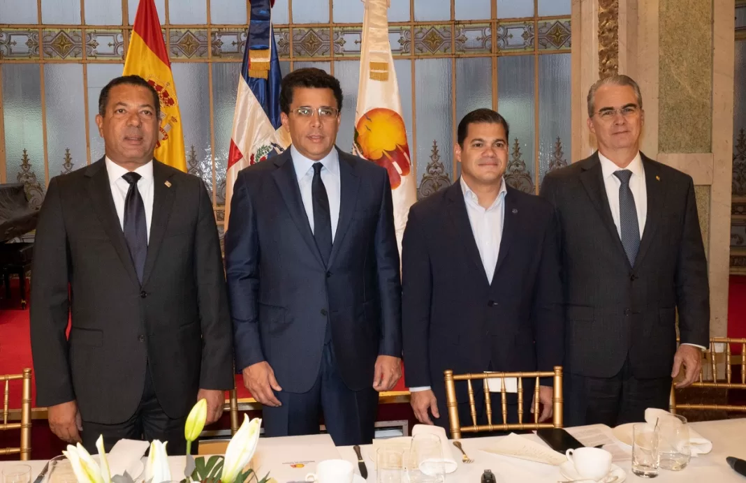 Desde la izquierda, los señores Ysidro García, David Collado, David Llibre y René Grullón.