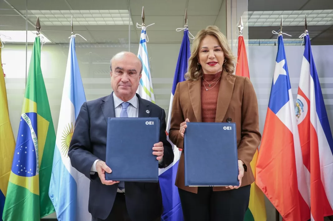 El convenio fue rubricado por el secretario general de la OEI, Mariano Jabonero, y la ministra de Cultura de República Dominicana, Milagros Germán.