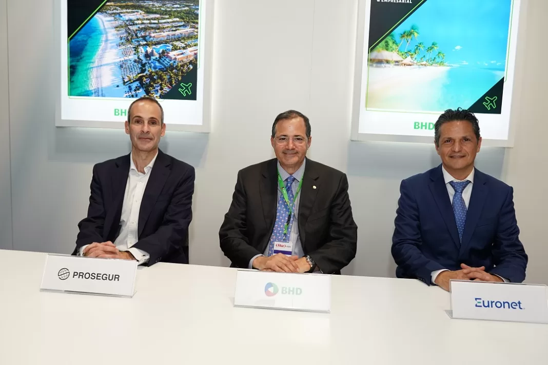 Ignacio Cea, Steven Puig Y Gabriel Glasberg, ATM Network Development Director de Euronet 2