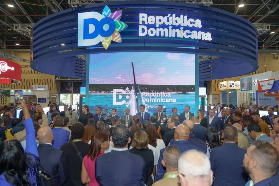 El ministro de Turismo, David Collado, encabezó la misión oficial que representó a República Dominicana en la Vitrina Turística de Colombia Anato 2024.