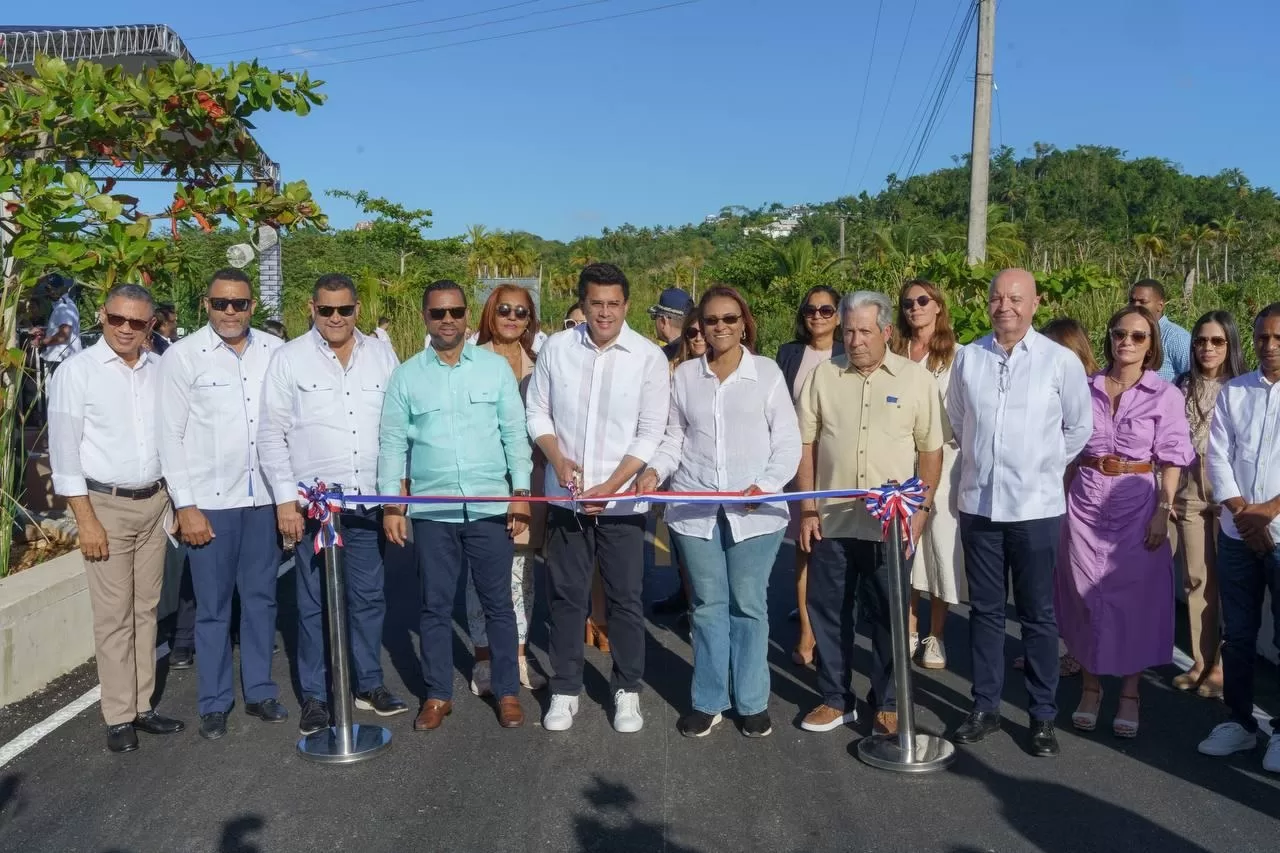 Acto de inauguración de la carretera Ramal Viva, Las Terrenas, en Samaná