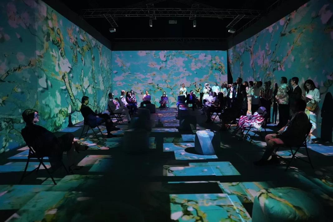 “Van Gogh: The Immersive Art Experience” quedó formalmente abierta en un acto oficial este jueves por la noche