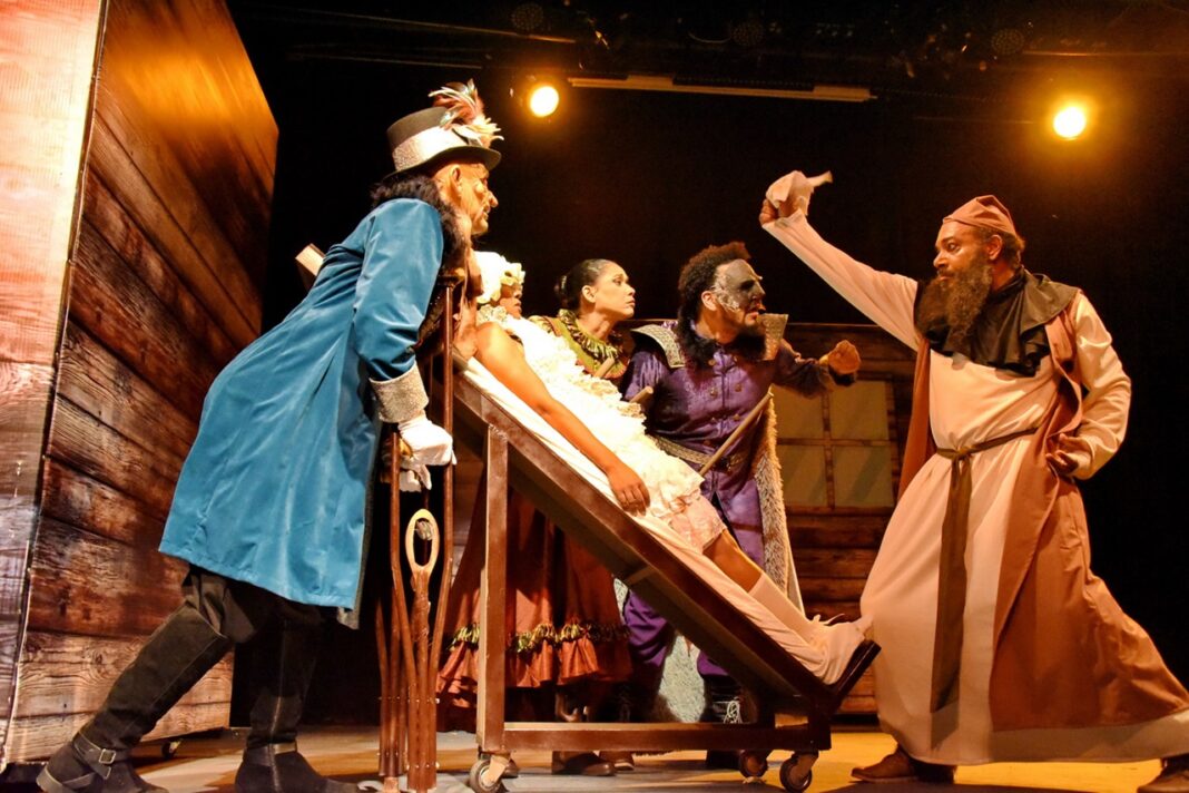 VIII Festival Nacional de Teatro de la República Dominicana 2024 (VIII FENATE-RD 2024) que tendrá lugar en octubre de 2024, está abierto a grupos, compañías y elencos teatrales profesionales con una trayectoria de al menos cinco años.