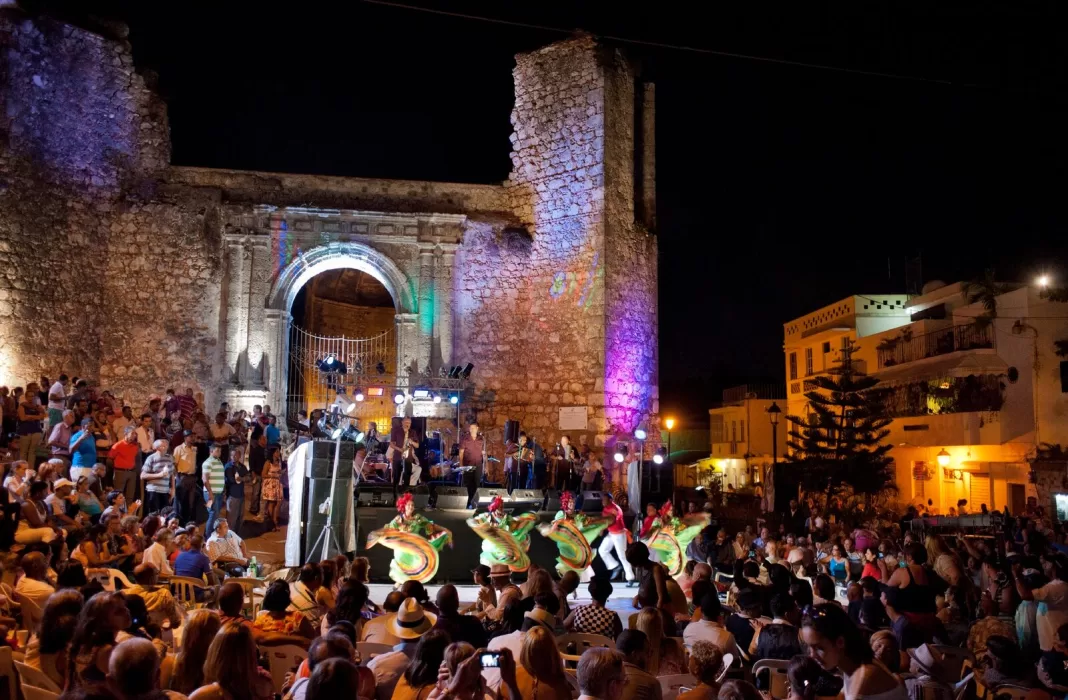 Actividades nocturnas en Santo Domingo.