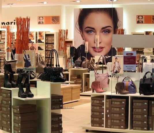 Echa una mirada al primer Santo Domingo de América como destino de compras en República Dominicana De compras en Santo Domingo