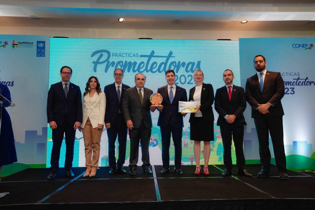 CONEP y PNUD reconocen iniciativas del Banco Popular que impulsan la sostenibilidad