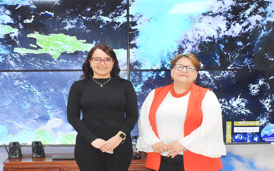 Nazarena Lazala, Gerente de marca Duracell y Gloria Ceballos, directora de la Oficina Nacional de Meteorología