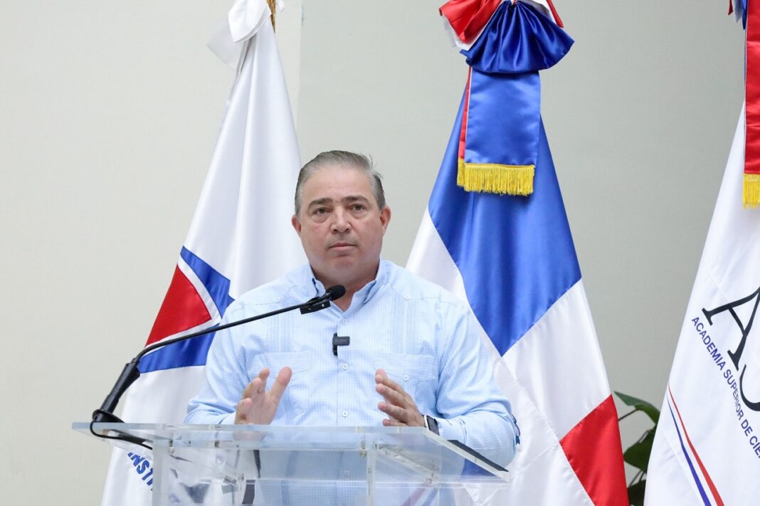 Héctor Porcella explica impacto de la nueva reforma a ley de aviación civi