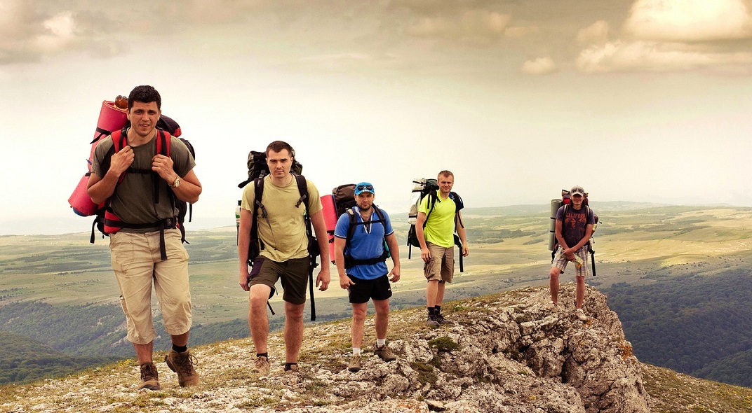 Turistas en la montaña Foto Pixabay
