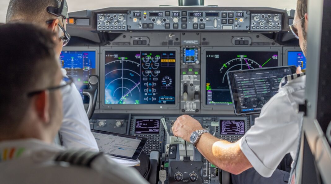 Arajet y Boeing abren segundo programa de becas para pilotos dominicanos