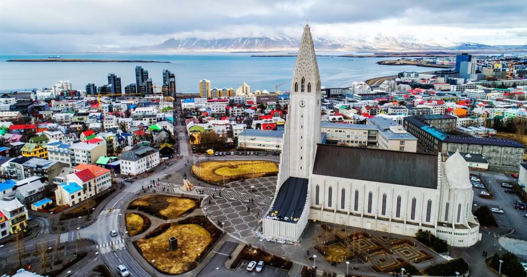 Panorámica de la ciudad de Reikiavik, capital de Islandia.