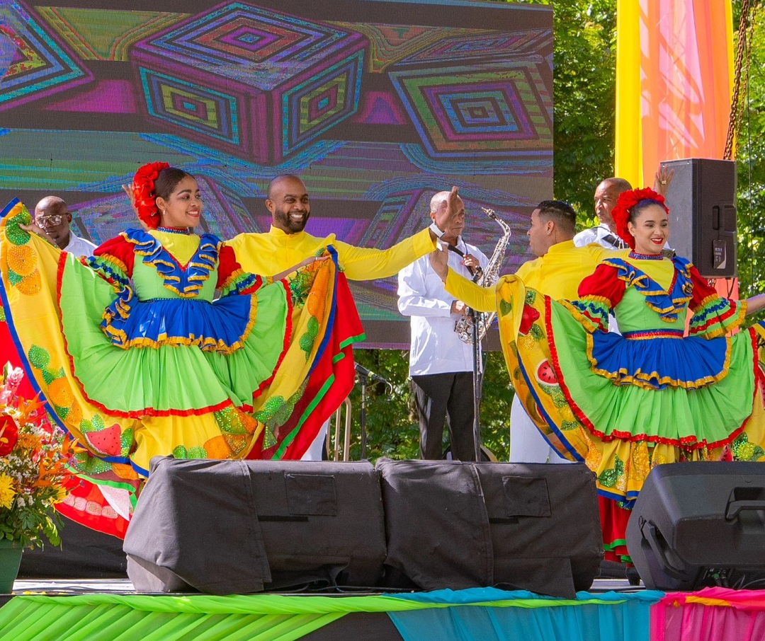 Ballet folclórico de Mitur en la apertura del Festival de las Flores en Jarabacoa