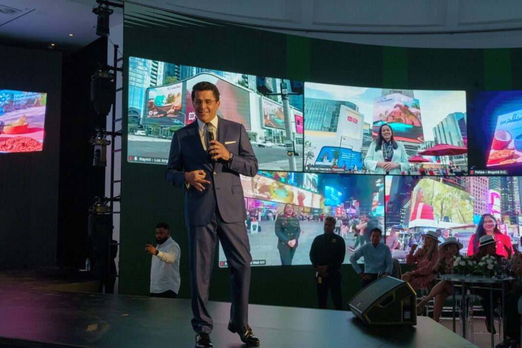 David Collado hizo contacto en vivo con las ciudades donde se lanzaba de manera simultánea la nueva campaña de promoción del destino turístico República Dominicana Taste the Paradise