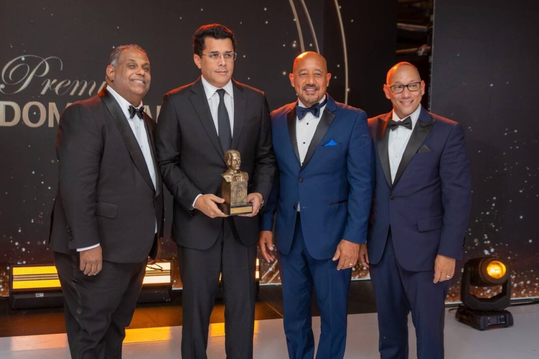 David Collado recibe el Dominicanisimo 2024